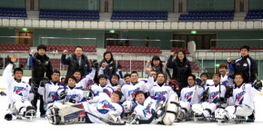 아이스슬레지하키팀 일본 꺾고 3위