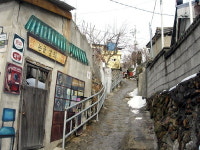 얼키설키 오르막길 지나면 열리는 바다