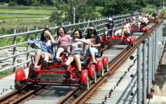 무더위 씻는 레일바이크