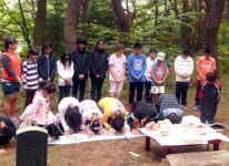 학교부지 기증자에 10년째 성묘