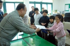 쌍용양회 동해공장 장학금 지급