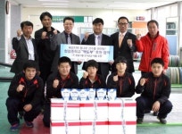 어린 力士들 체력 키워 신기록 들길