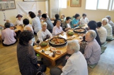 춘천 샘토명물닭갈비 독거노인 초청 식사제공