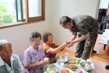 마을잔치로 軍·民 하나 됐어요
