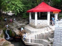 동굴보고 약수 마시고 단풍 구경 … 하루가 짧다