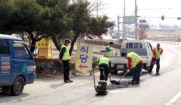 [양구]강원아스콘 도로보수 봉사 호응
