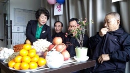 [춘천]춘천 늘푸른화수원,  마을 어르신에 경로잔치