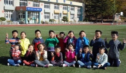 꼬마 연극인들 무대 감상하세요