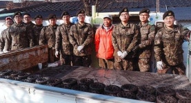 쌍용부대, 춘천 경로당에 생필품 전달