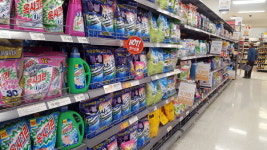 대형마트 진열대 옥시제품 여전