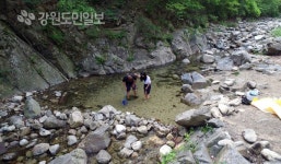 더위 피해 계곡으로
