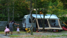 한달째 캠핑…달려라 우리집