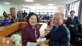 “국방 안보 적임자” 여성·노인층 표심공략