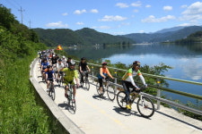 [화천]자전거로 달린 북한강, 화합의 마당 되다