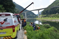 [정선]정선 봉양리 하천도로 화물트럭 추락