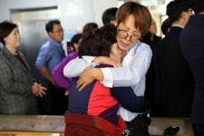 “다른 부지 물색하라”… “가진 땅 있다면 내놓고 싶은 심정”