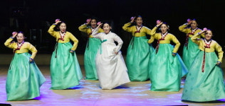 국민대통합 아리랑 열창무대로 하나된 김해