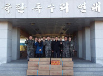 [철원]동송읍사무소 군부대 크리스마스트리 전달