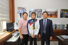 AG 금 강초희 선수 속초시청 방문