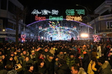 [화천]화천 선등거리 2만7000개 산천어등 장관