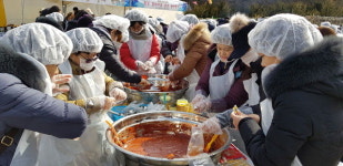 [영월]영월 ‘콩삶는 마을 대잔치’ 성황