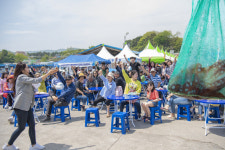 동해안 최북단 저도어장 대문어축제 성황