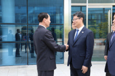 청와대 “트럼프 지지의사 밝혀, 구체적 방법 검토 시작”
