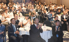 “한반도 평화번영시대 열어갈 것”