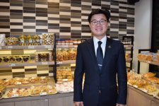 “52년전 맘모스빵 달콤한 옛 추억 변함없이 나누고 싶어요”