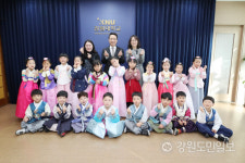 강원대 어린이집,김헌영 총장에 새해 인사