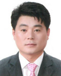 예솔광고물협동조합 | [새의자] 윤용준 도광고물제작공업협동조합 이사장