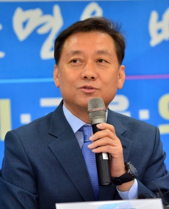 이광재 전 지사 21대 총선 원주 갑 출마 선언 “전략공천 원하지 않고 당내 경선 원한다”