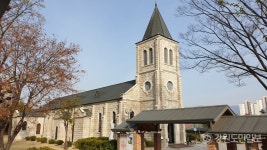 [춘천]전쟁의 아픔 치유한 성 골롬반의원 기린다