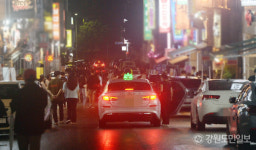 먹자골목 밤거리 시민들로 북적, 코로나 방역 아슬아슬