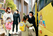 [태백]류태호 태백시장 새학기 어린이집 차량도우미 활동 눈길