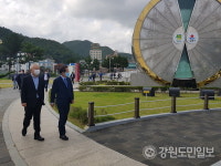 모래시계 검사 홍준표, 정동진 모래시계공원 찾아 지지호소