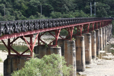 역사의 애환 꺼먹다리도 봄바람같은 살랑골도 화천