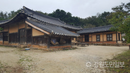 [고성방가] 고성 왕곡마을의 사연① 달빛이 구름에 가려도 고랑은 곧게 나더다
