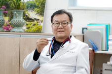 [나는 강원도 의사입니다] 가진 것 서로 나눈 30년 마지막 순간까지 청진기 잡고 싶다