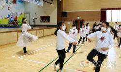 [철원]접경지역 철원 문혜초교 찾아가는 발레교실 열려