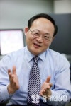 [장애인신문]책읽어주는 LG 상남도서관 정윤석 관장을 만나다