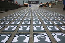 얼굴도, 이름도 알 수 없이 희생된 309명의 시설거주인을 추모합니다