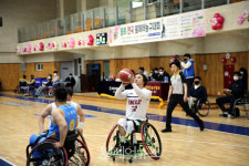 승리를 위한 점프볼 고양시장컵 홀트전국휠체어농구대회 개최