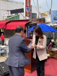 한숙경 전남도의원, 순천역전시장 상인회장 감사패 수상