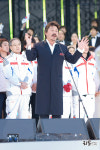 [포토] 바리톤 김동규, 선수들을 위한 희망의 찬가