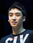 승리, 아이유와 듀엣 이어 앨범 광고카피 팬에 의뢰 화제