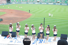 [포토] 에이핑크, 야구 클리닝타임 축하공연