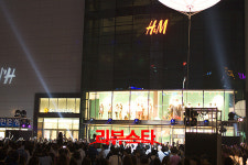 [포토] 인천 신세계백화점 H&M 섬머파티 현장