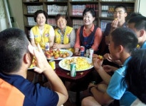 모정 담은 따뜻한 밥 한끼