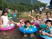 장령산휴양림 피서객 북적